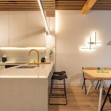 Noro Plaza Ξενοδοχείο με διαμερίσματα 4*